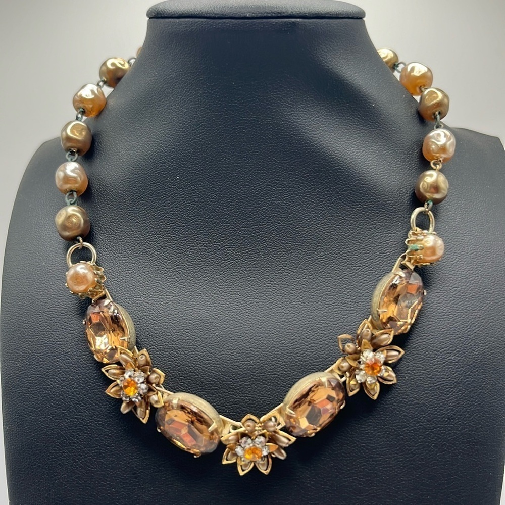 Stunning vintage statement 3D flower choker style necklace brown/ amber colored